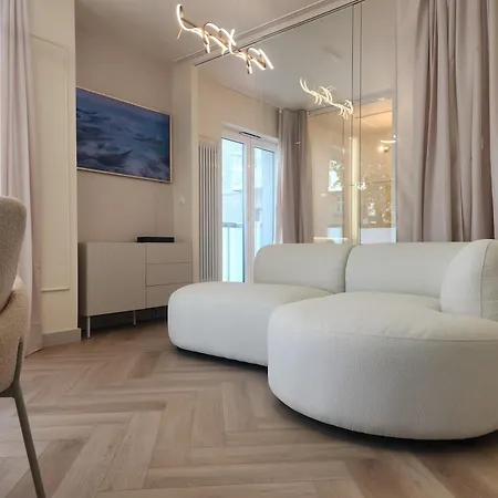 Piotrkowska.eu Romantica * Лодзь